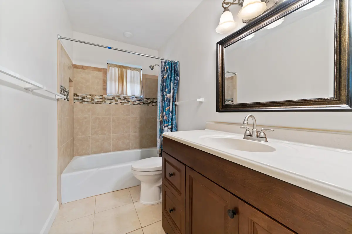 2/1 UNITS# 2,3,4 BATH at 2016 Joy-rene Lane, North Palm Beach