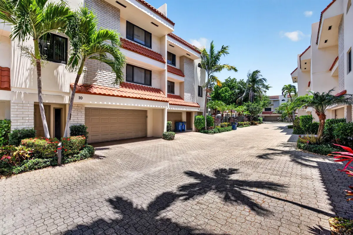 2-web-or-mls-699A3510 at 1401 NE 9th Street 10, Fort Lauderdale