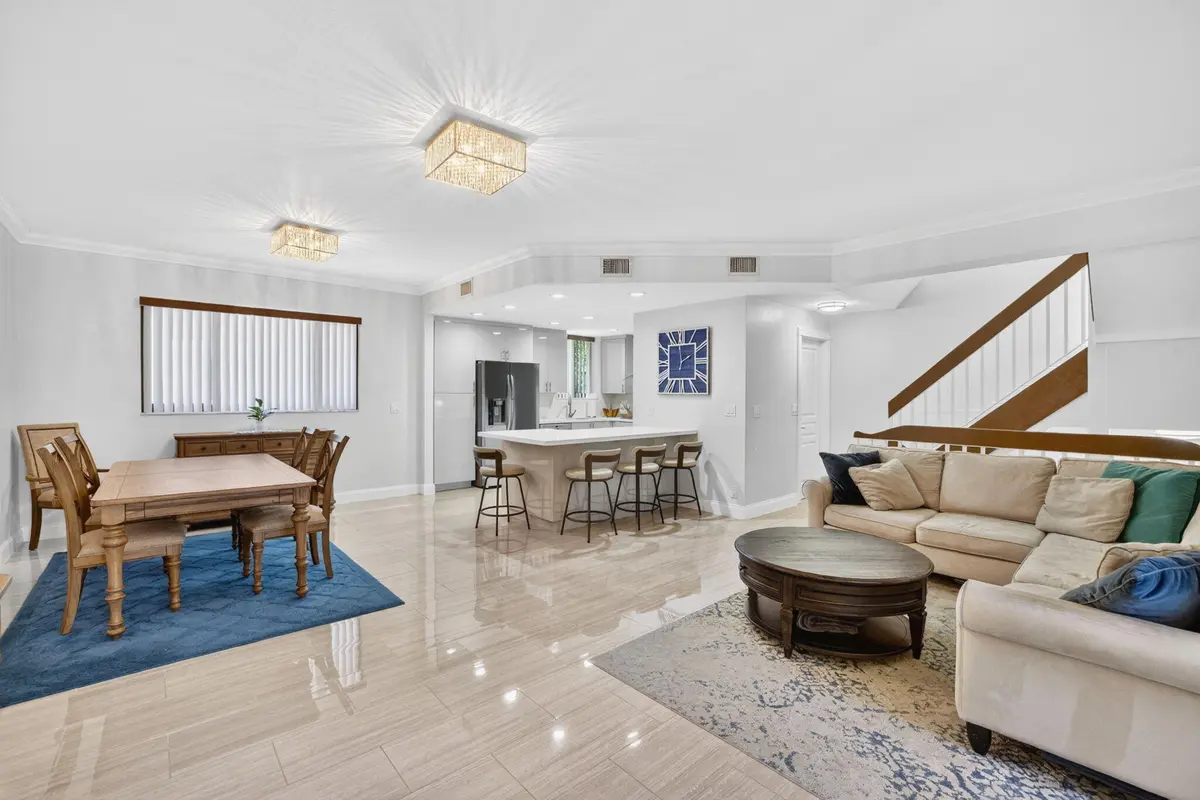 12-web-or-mls-699A3310 at 1401 NE 9th Street 10, Fort Lauderdale