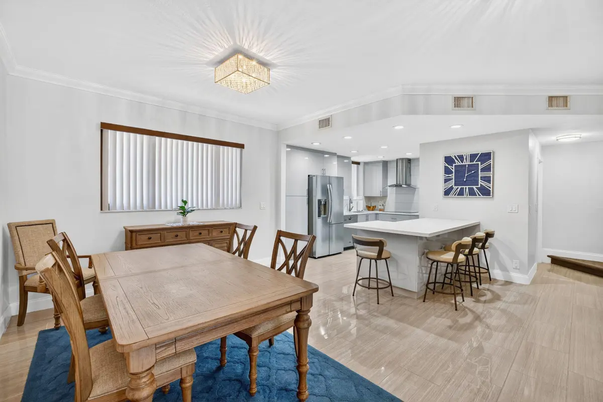 23-web-or-mls-699A3326 at 1401 NE 9th Street 10, Fort Lauderdale