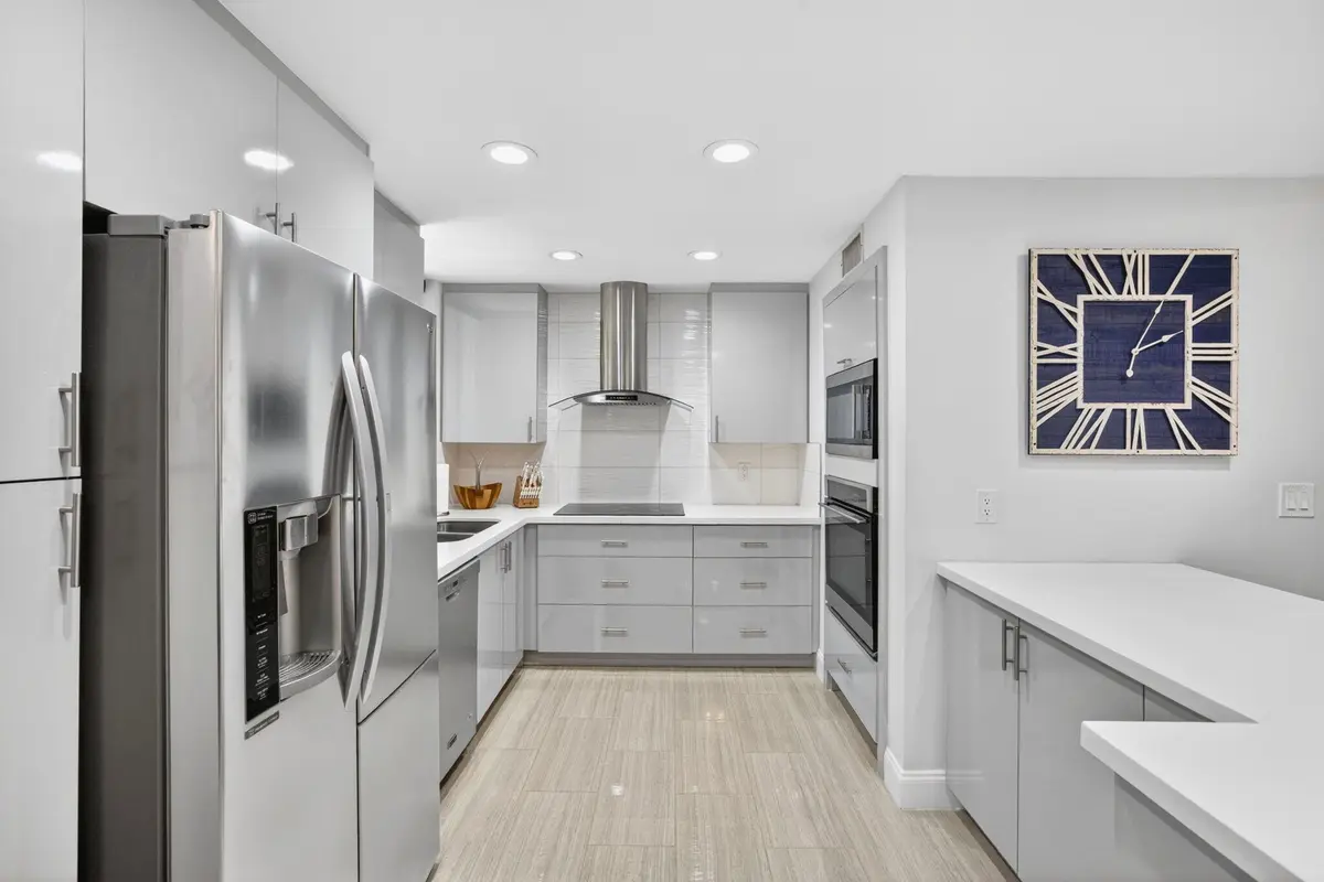 27-web-or-mls-699A3361 at 1401 NE 9th Street 10, Fort Lauderdale