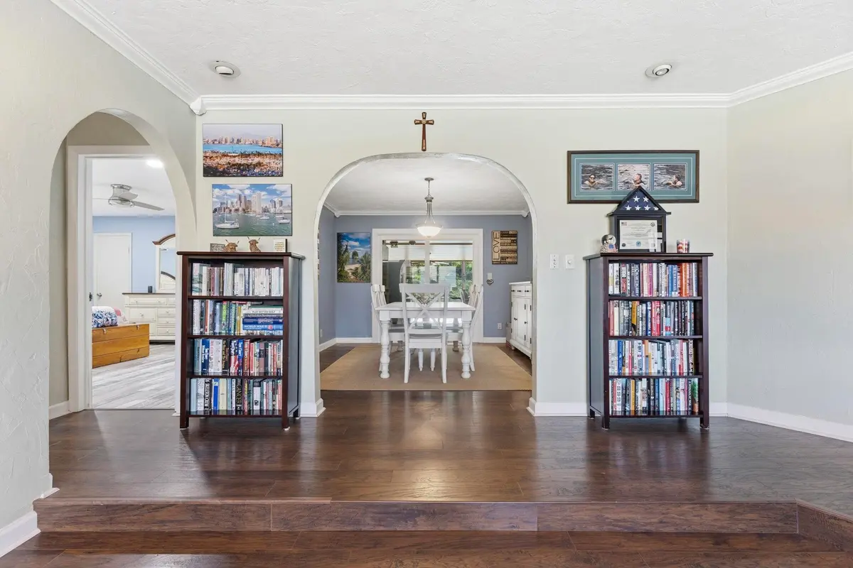 Entry to dining room at 5521 SW 160th Avenue, Southwest Ranches