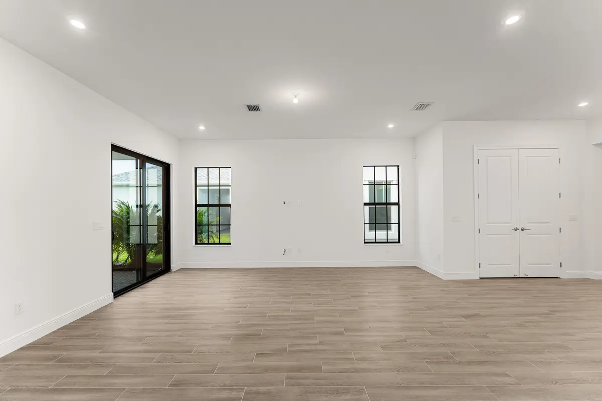 US_SEF_LIVINGSTONE_LOT 217_GREAT ROOM at 870 SW Newfield Avenue, Palm City