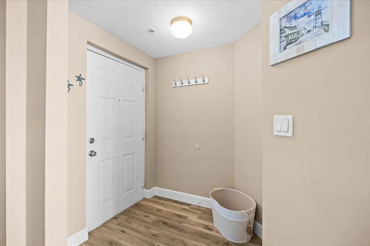 03-flag in-13 at 715 NW Flagler Avenue 302, Stuart