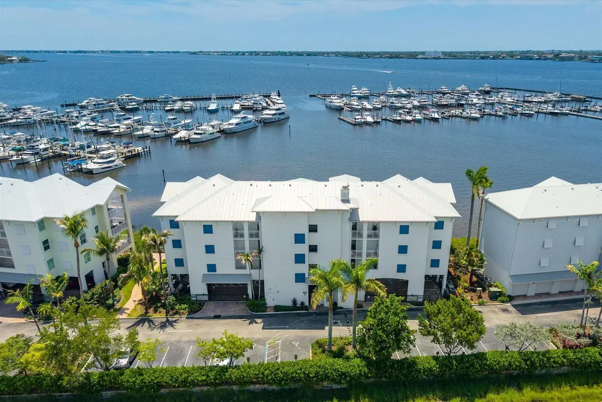 46-flag ex-15 at 715 NW Flagler Avenue 302, Stuart