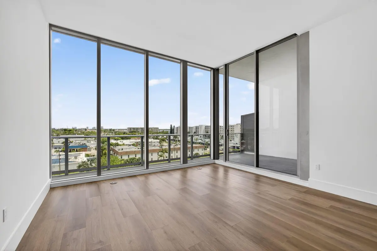 9-web-or-mls-5D1A7124 at 220 Lake Shore Drive 617, Lake Park