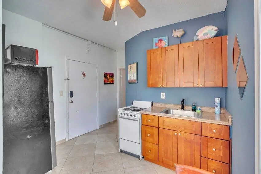 02ba56d7b0c8b4684393a137e3400229 at 324 Indiana Street 3, Hollywood