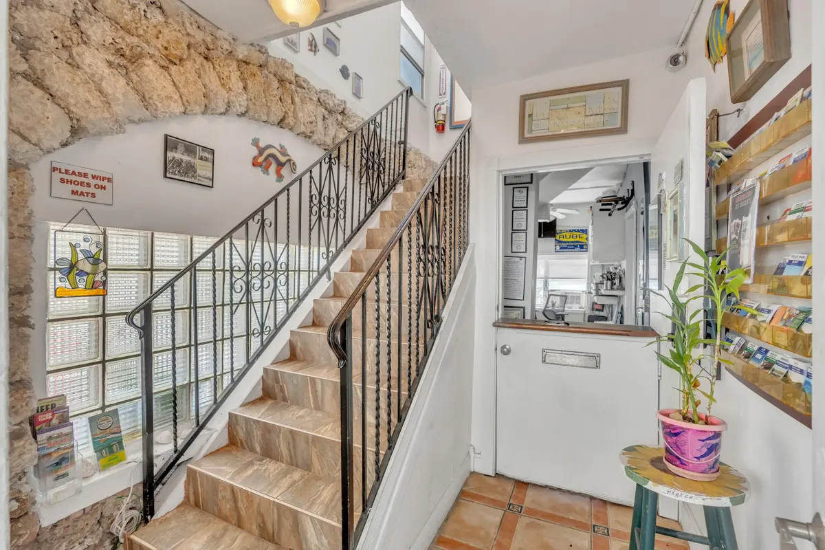 7c87d7319126d293673848beeb34f068 at 324 Indiana Street 3, Hollywood