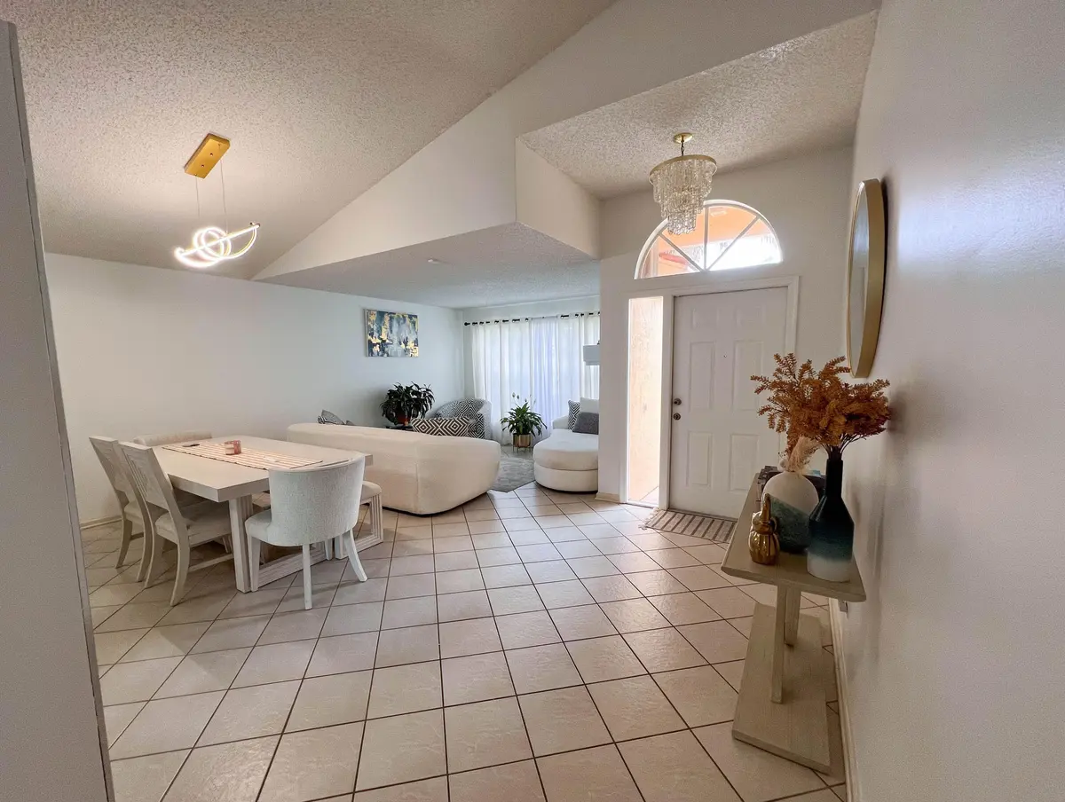 Dining at 8229 White Rock Circle, Boynton Beach