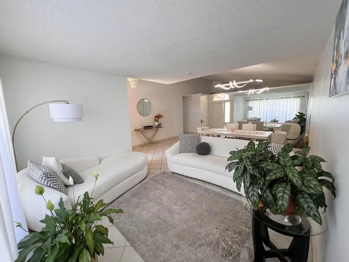 Living at 8229 White Rock Circle, Boynton Beach