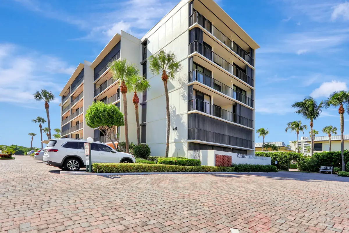 02_Image_2_mls at 225 Beach Road 204, Tequesta