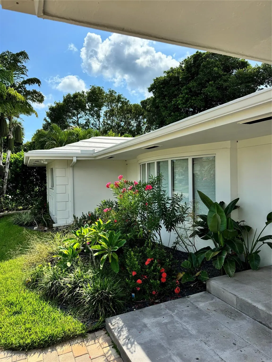 Remodeled & ready 4U at 2020 Coral Reef Drive N/a, Lauderdale-By-The-Sea