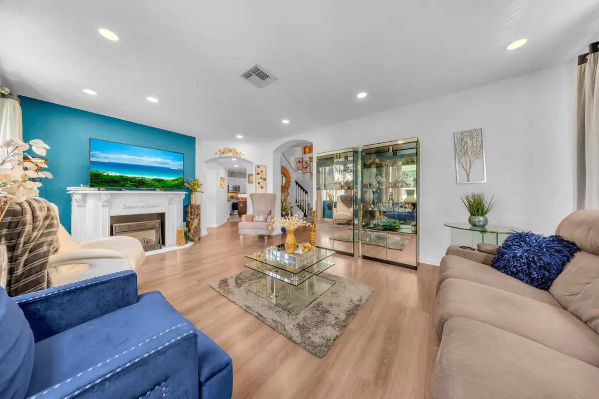 10-DSC1521 at 726 Gazetta Way, West Palm Beach