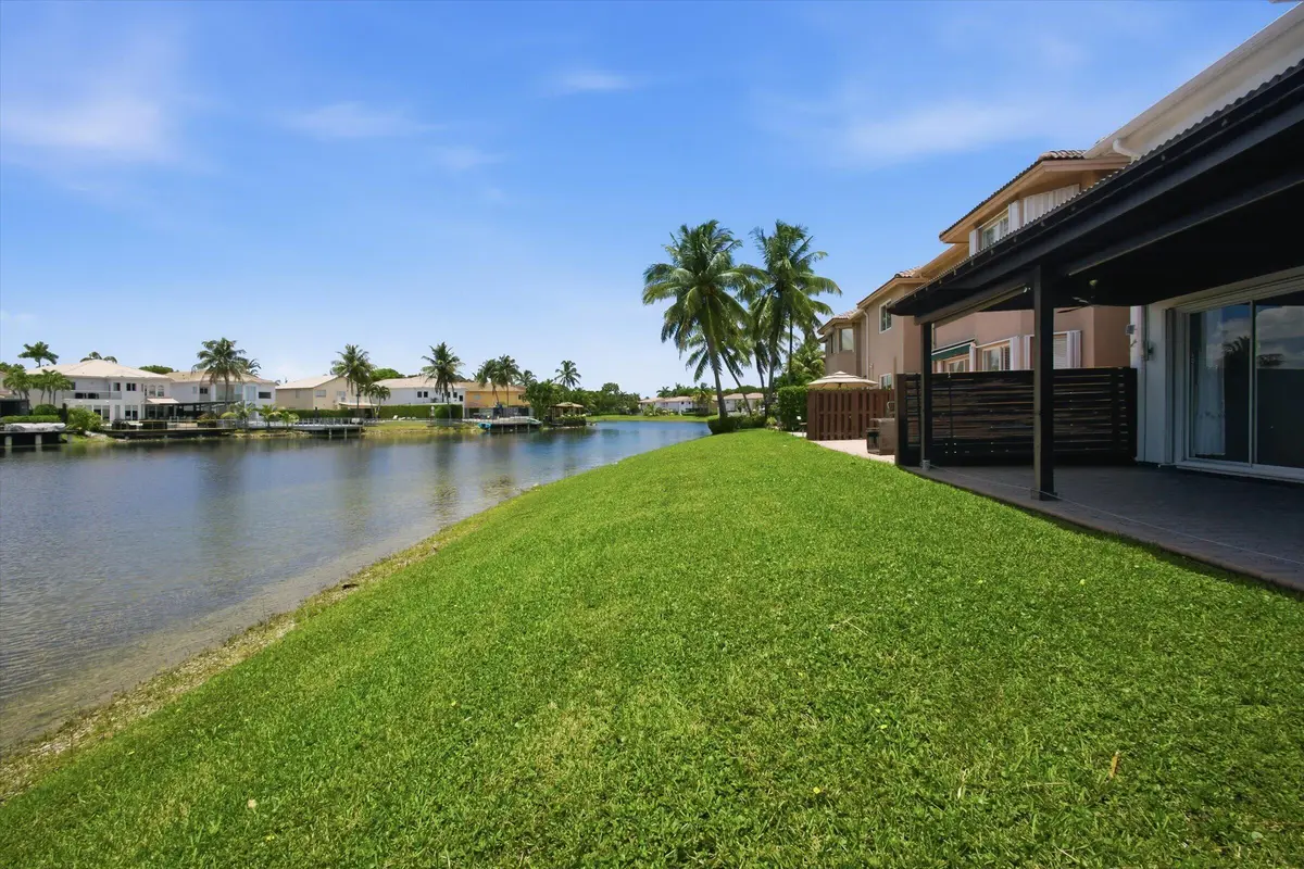 07-photo-17 at 11180 NW 73rd Street, Doral