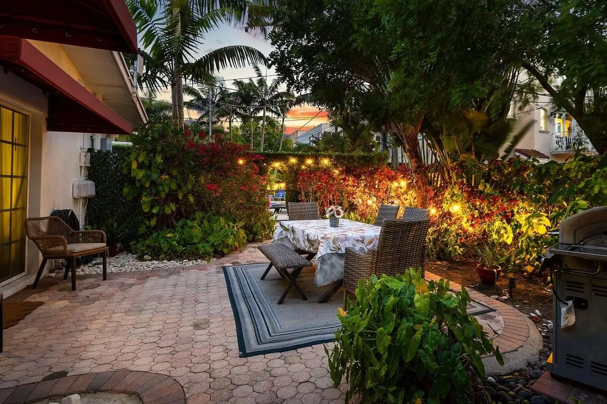 Photo 5 at 615 & 617 NE 9th Avenue, Fort Lauderdale