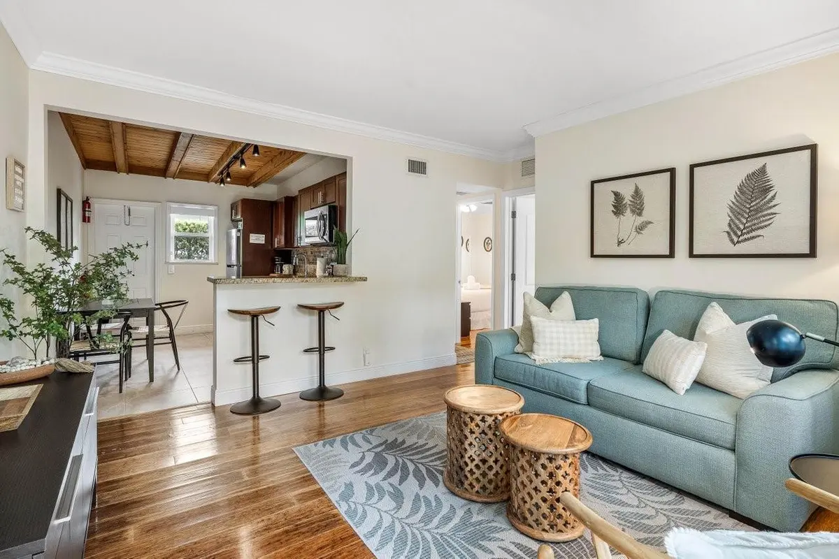 Photo 7 at 615 & 617 NE 9th Avenue, Fort Lauderdale