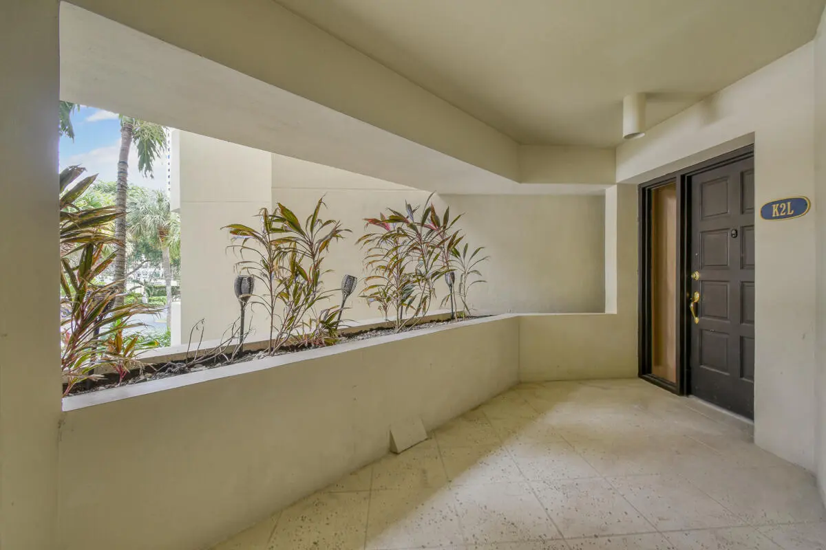 Entry walk-up at 1117 Marine Way K2l, North Palm Beach