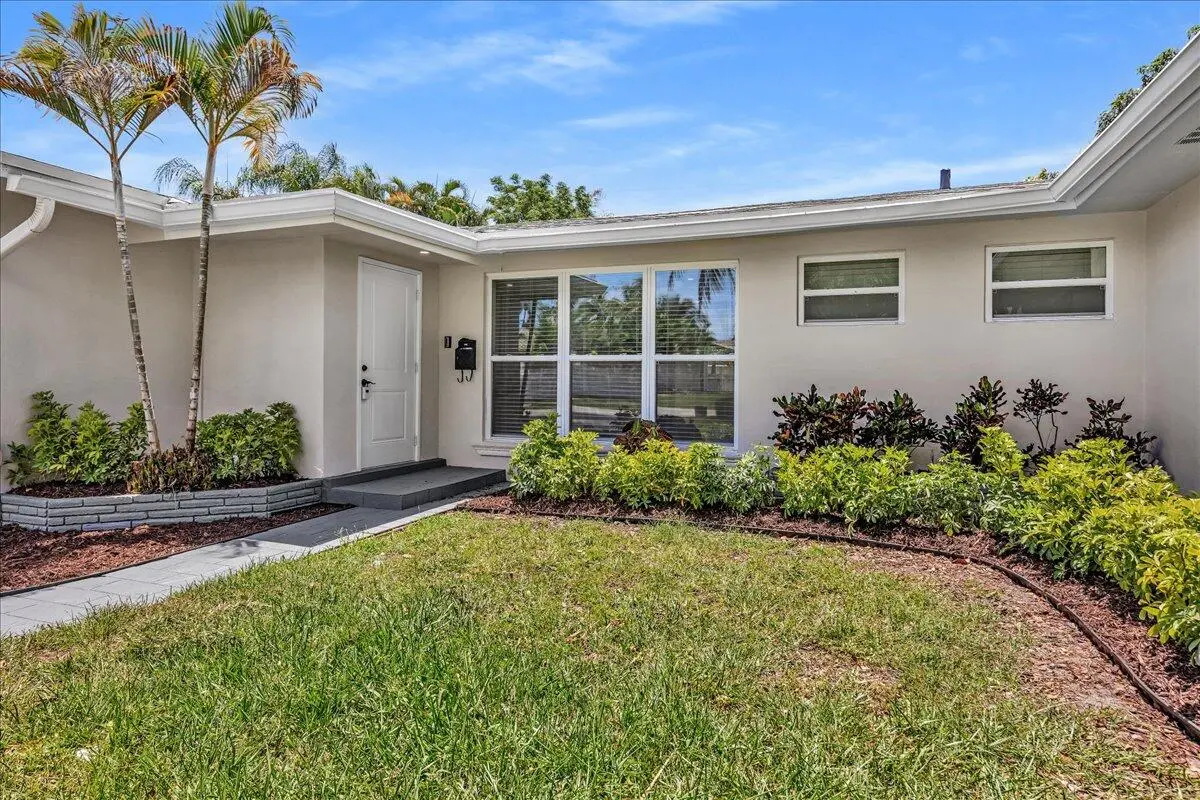 05-306A6324 at 611 N Highland Drive, Hollywood