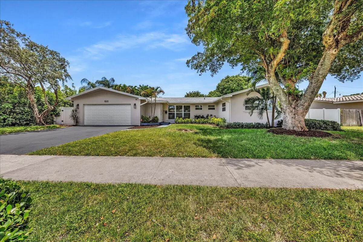 02-306A6309 at 611 N Highland Drive, Hollywood