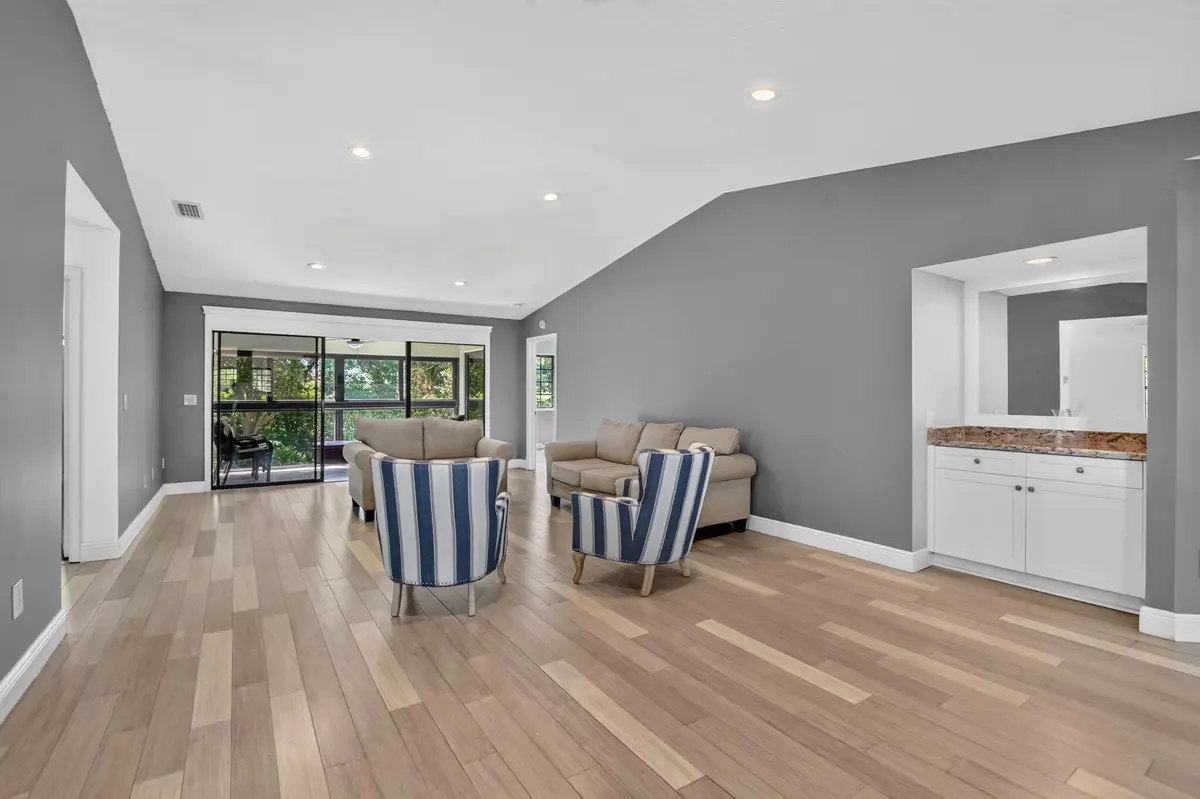 living room at 6675 Montego Bay Boulevard B, Boca Raton