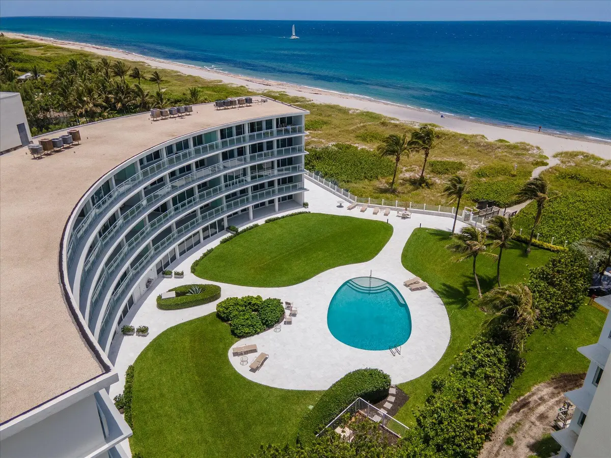 Private Oasis at 1213 S Ocean Boulevard 2-e, Delray Beach