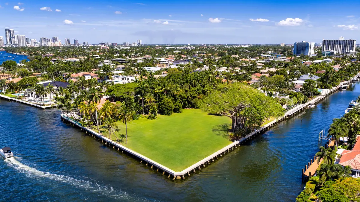 1000 Riviera Dr. 37 at 1000 Riviera Isle Drive, Fort Lauderdale