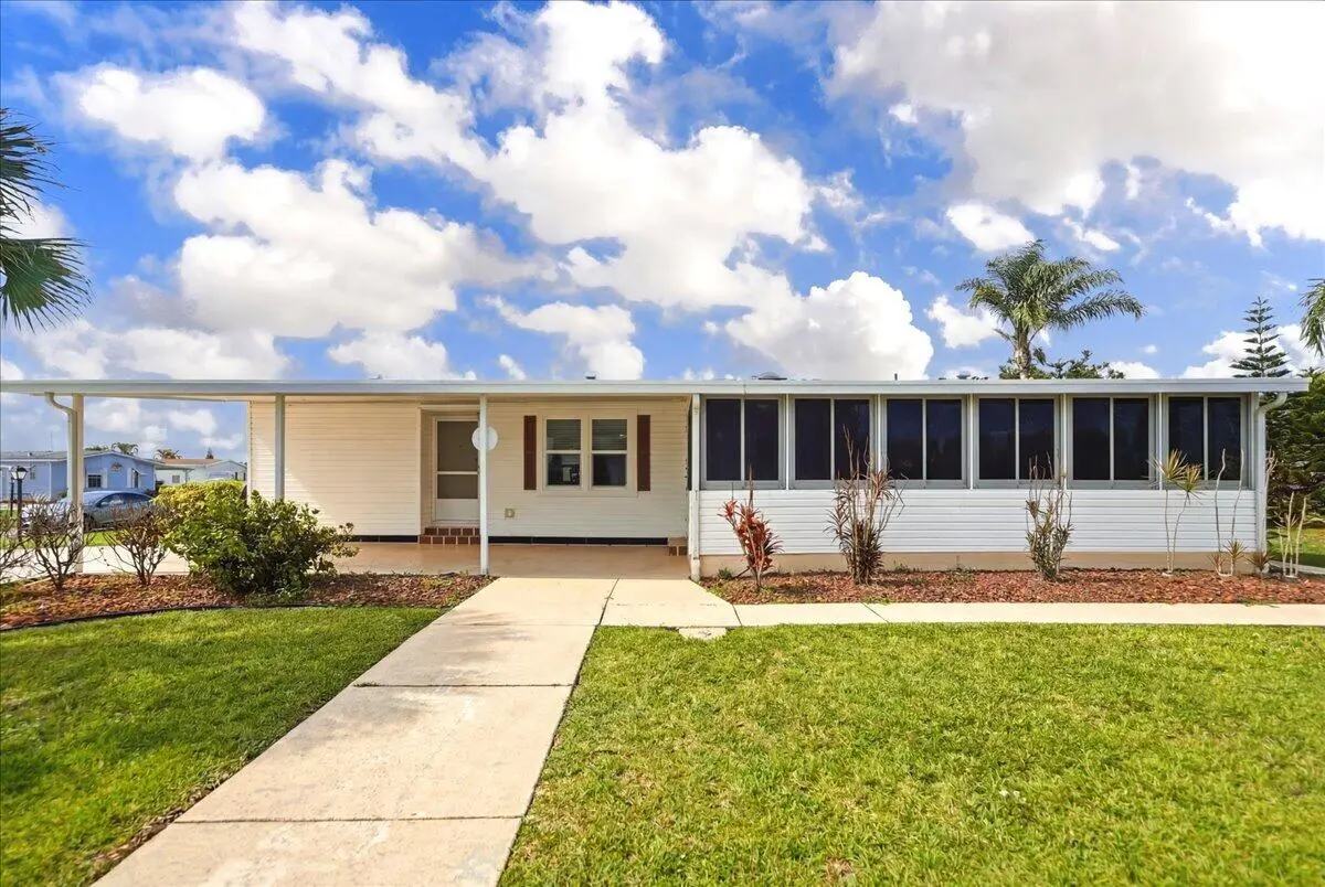 05-DSC8052_reedit_7a7b4dd9_545eff0f at 8391 Delphinium Court, Port St. Lucie