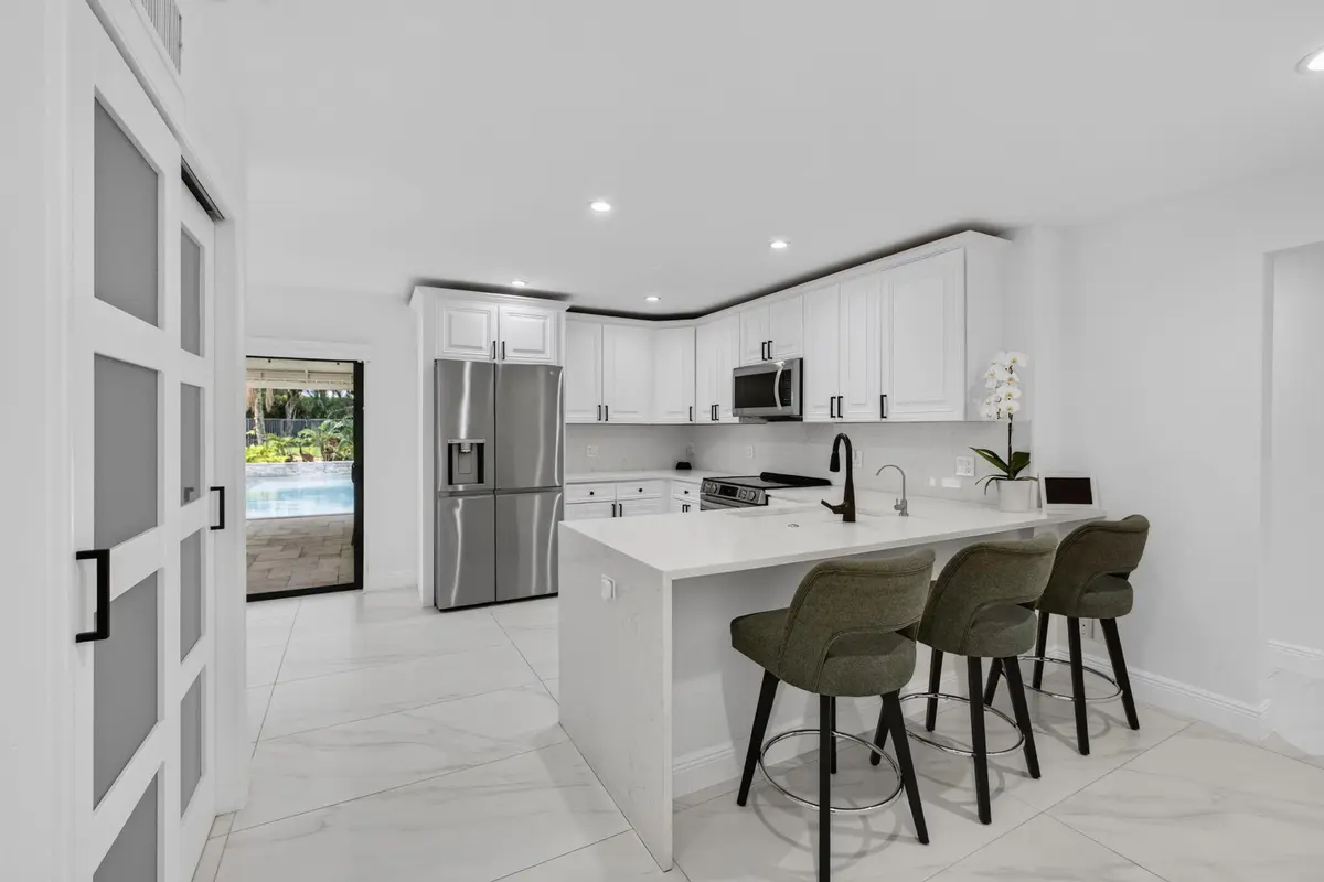 Kitchen at 6188 Celadon Circle, Palm Beach Gardens