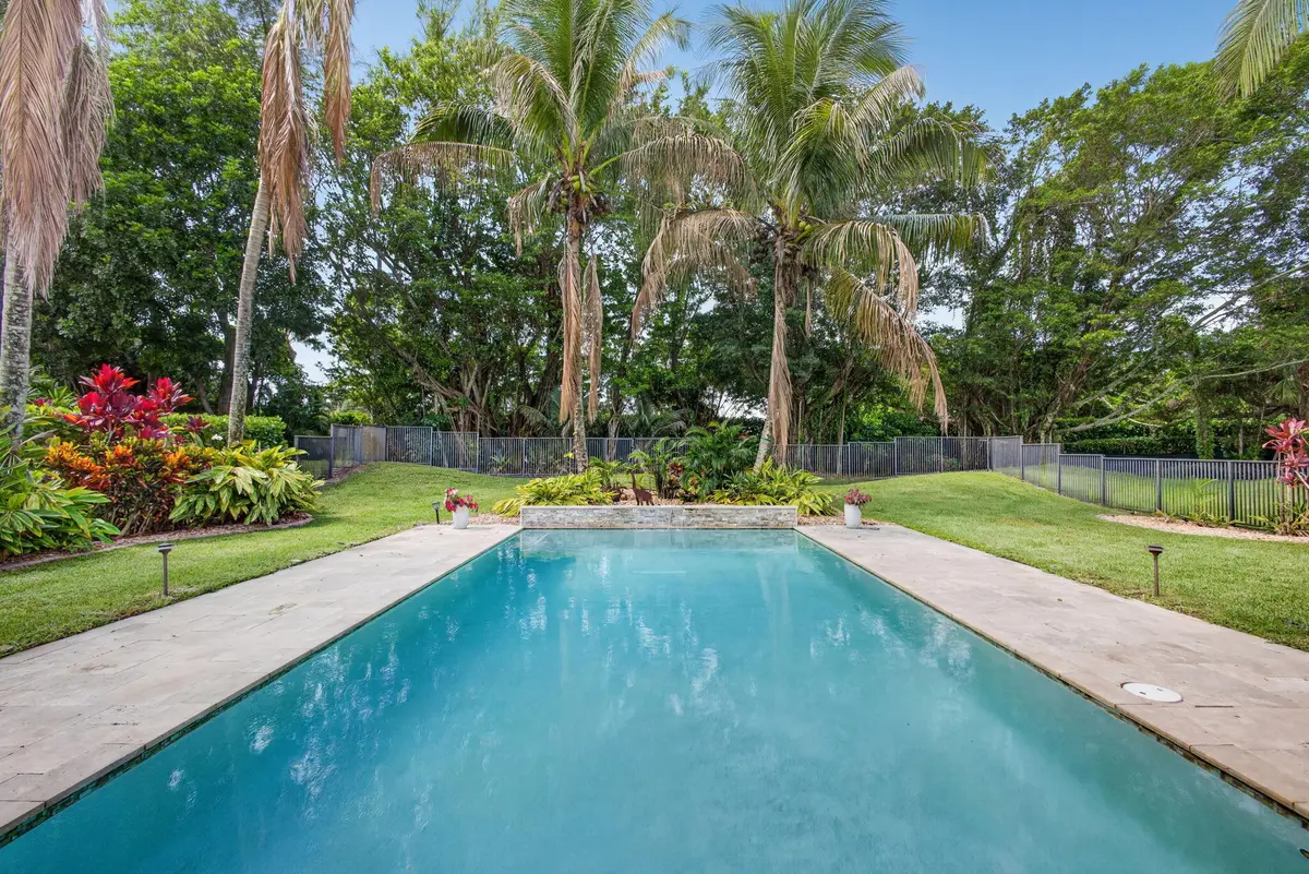 Backyard Pool at 6188 Celadon Circle, Palm Beach Gardens