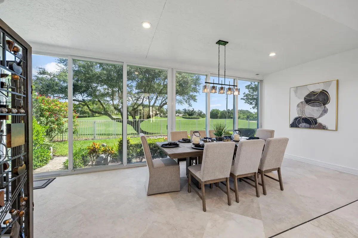Dining at 114 Waters Edge Drive, Jupiter