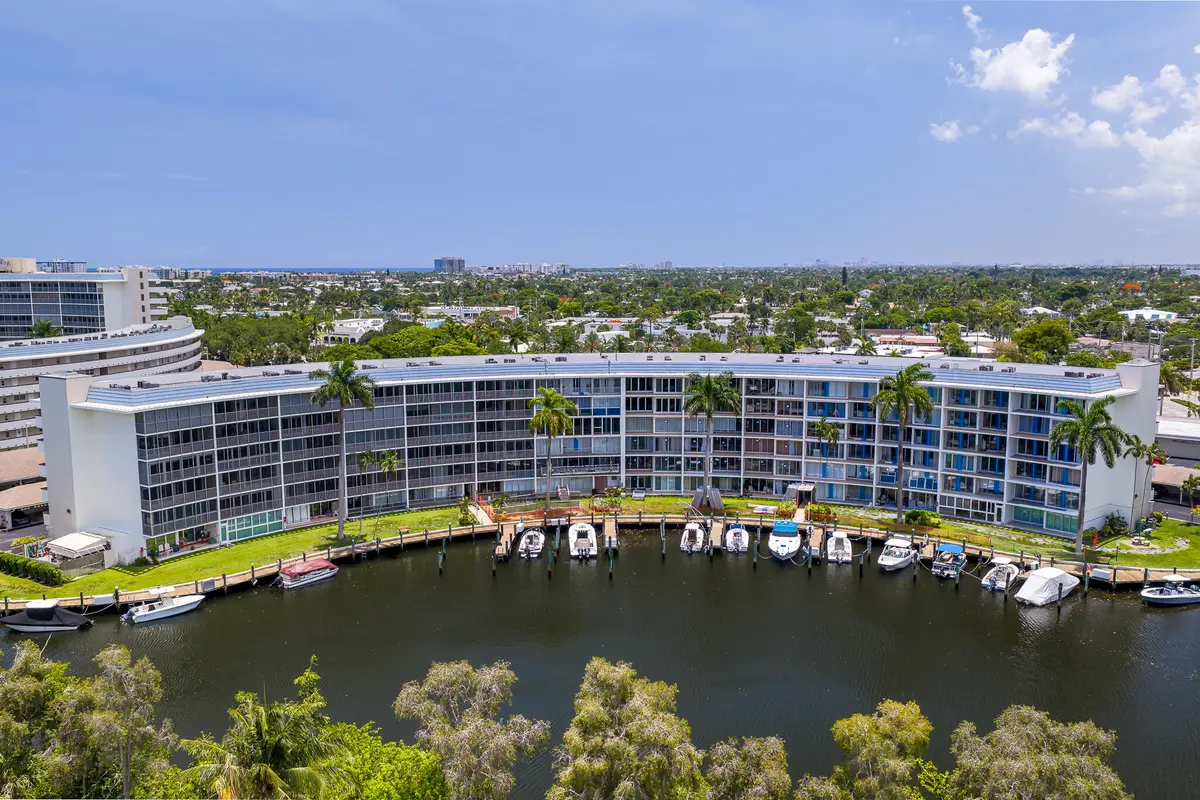 1319 East Hillsboro Blvd 208 Deerfield B at 1319 E Hillsboro Boulevard 208, Deerfield Beach