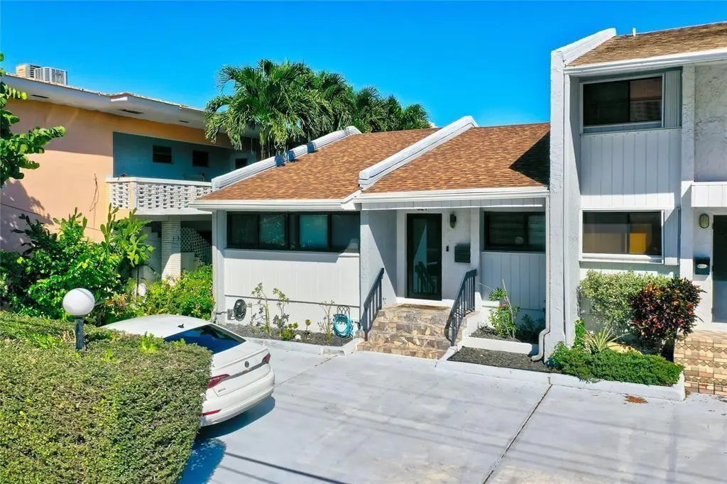 Photo 3 at 321 Jackson Street 5, Hollywood