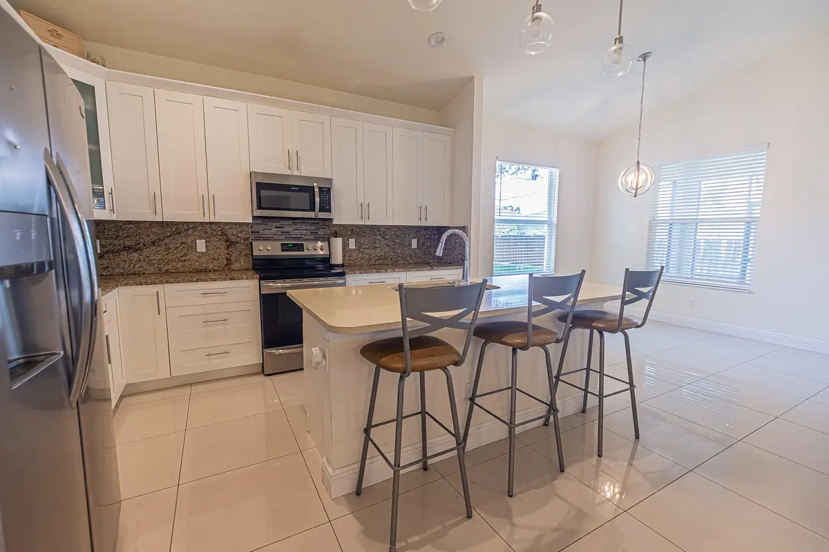 DSC_8930-HDR at 930 SW Versailles Avenue, Port St. Lucie