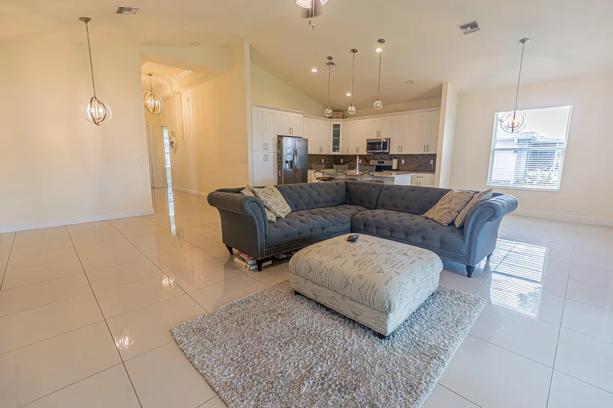 DSC_8948-HDR at 930 SW Versailles Avenue, Port St. Lucie