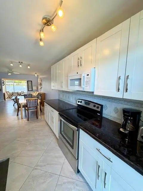 Attractive kitchen! at 1116 Lake Terrace 114, Boynton Beach