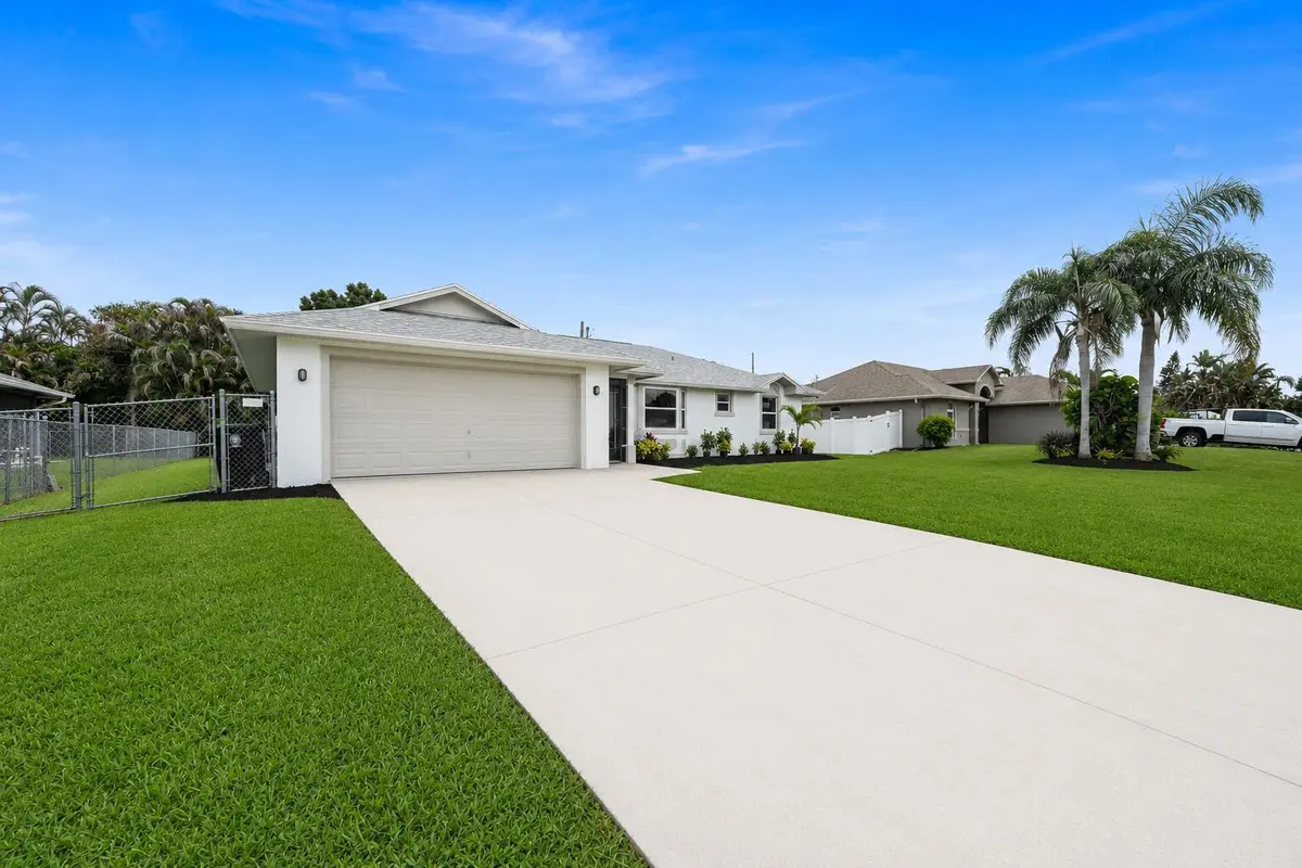 Front at 3520 SE Hyde Circle, Port St. Lucie