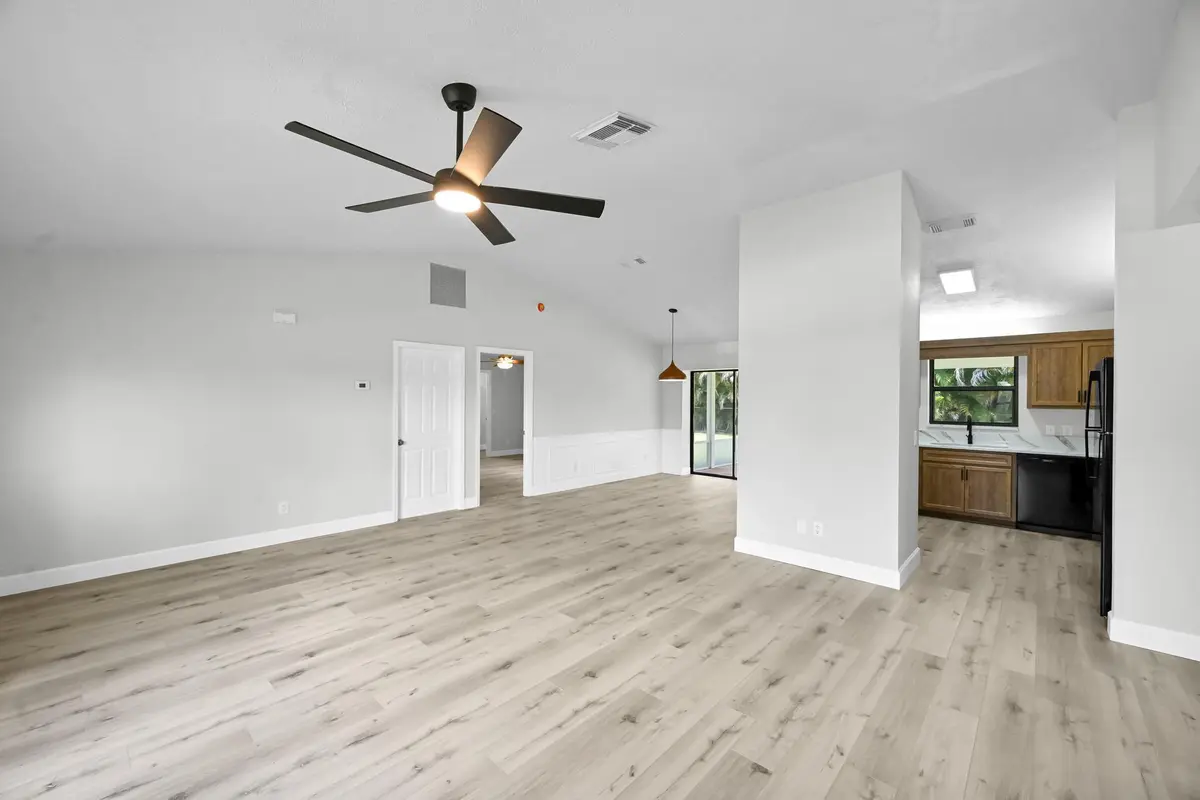 Living at 3520 SE Hyde Circle, Port St. Lucie
