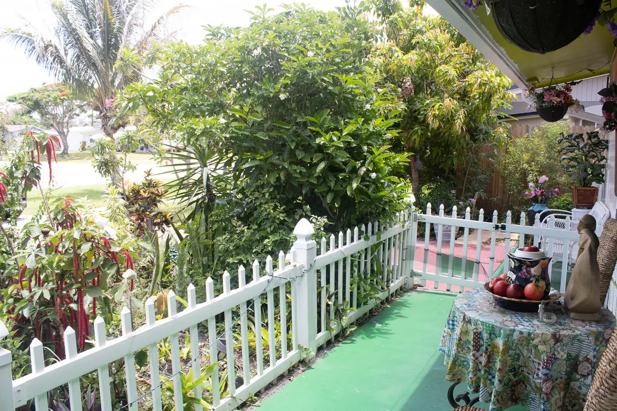 Front Porch at 6165 Fair Green Road, West Palm Beach