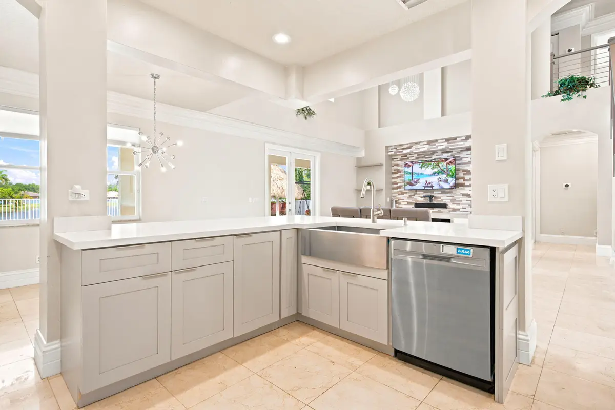18-web-or-mls-IMG_1097 at 3766 W Gardenia Avenue, Weston