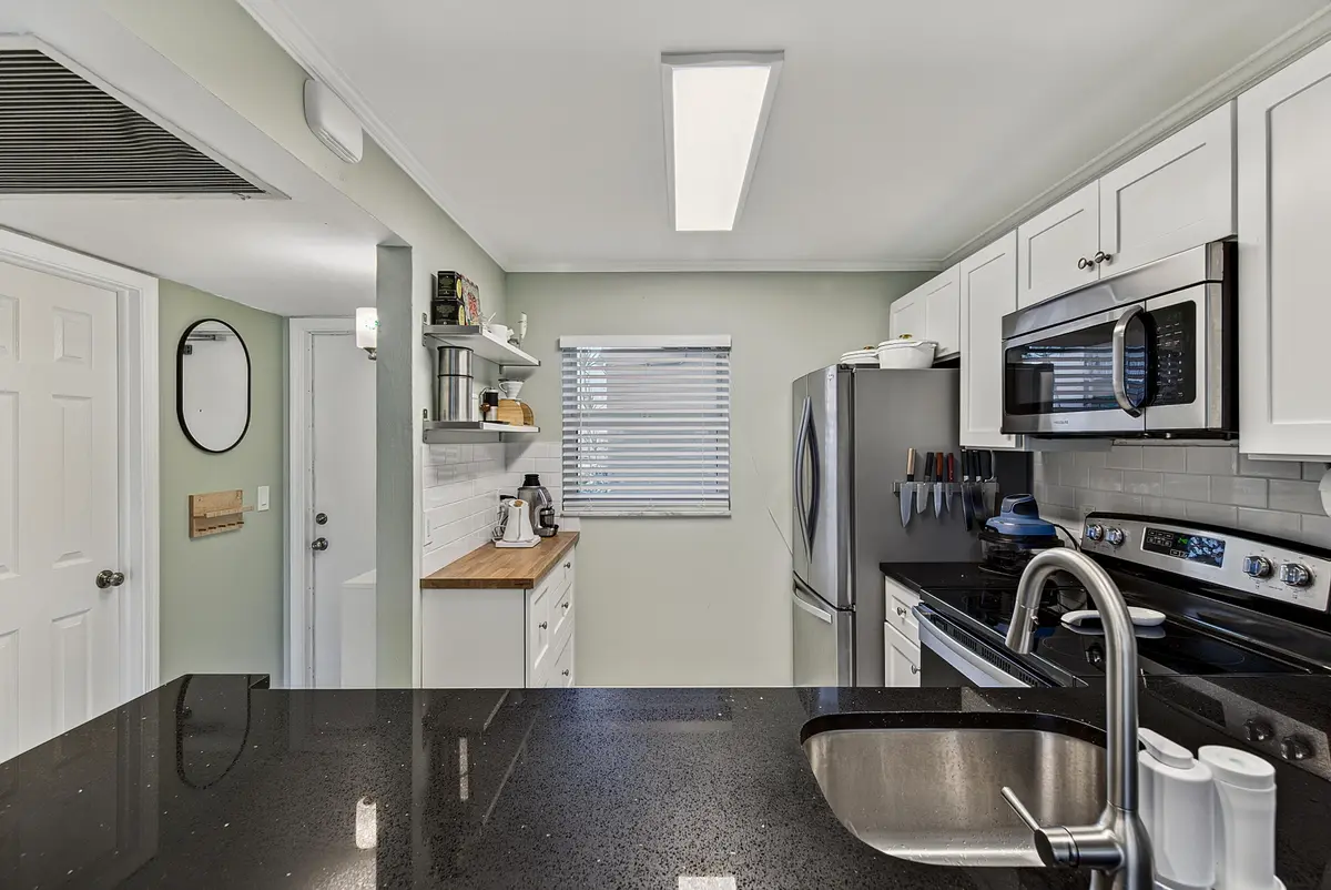 sachs-24 at 9420 Poinciana Place 108, Davie
