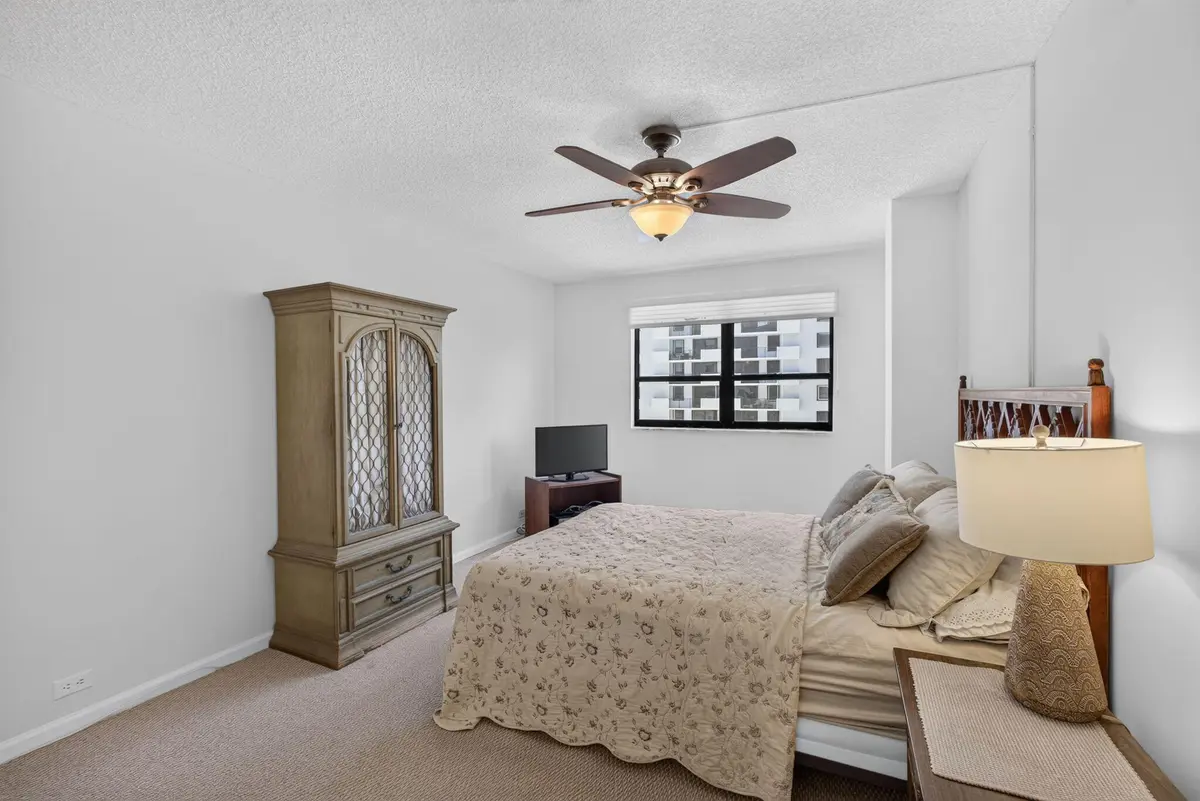 Primary suite at 1208 Marine Way 205, North Palm Beach