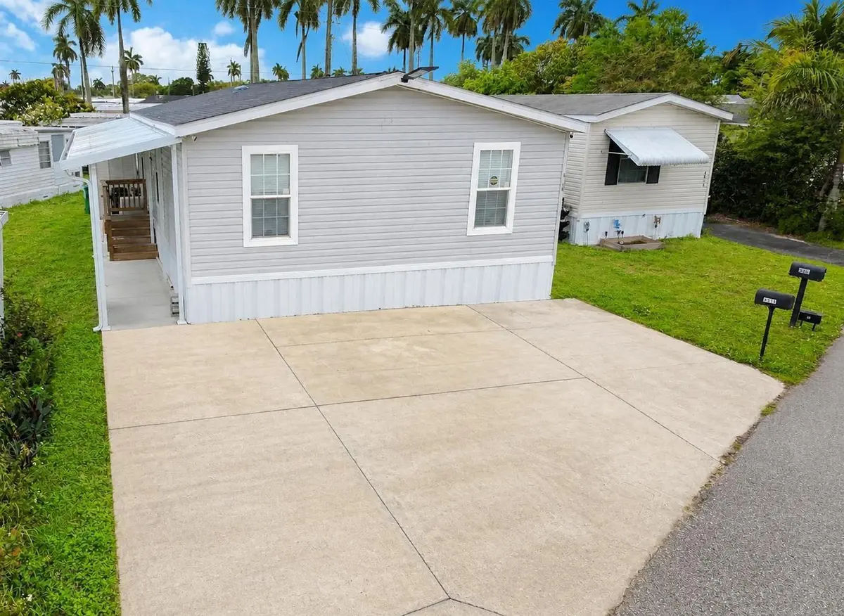 6a373a6fddd981d80fe38a92 at 8516 SW 17th Court, Davie