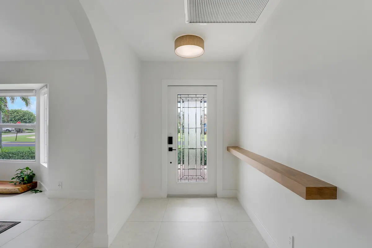 Entry at 30 Chestnut Trail, Tequesta