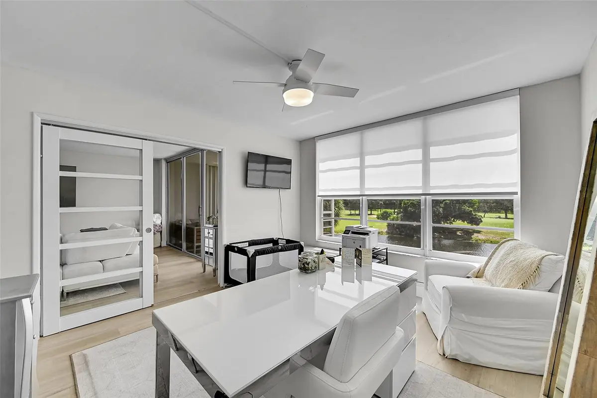 Photo 8 at 555 Oaks Lane 311, Pompano Beach