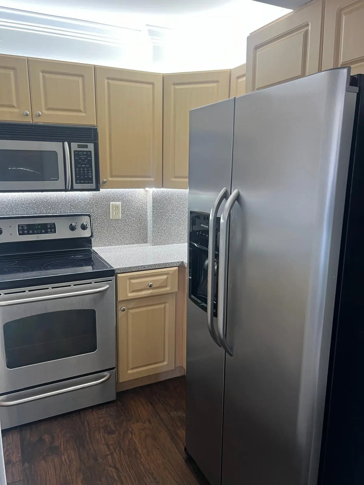 512cc874-da7e-4200-ad3d-39f064dc09d7 at 8145 NW 7th Street 208, Miami