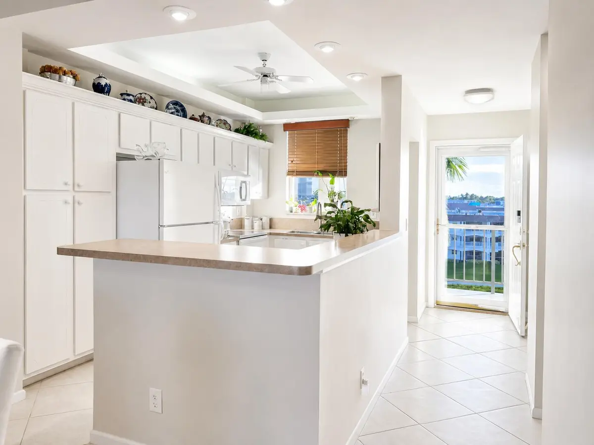 Kitchen at 100 Paradise Harbour Boulevard 506, North Palm Beach