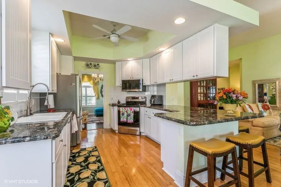 Kitchen at 170 Euphrates Circle, Palm Beach Gardens