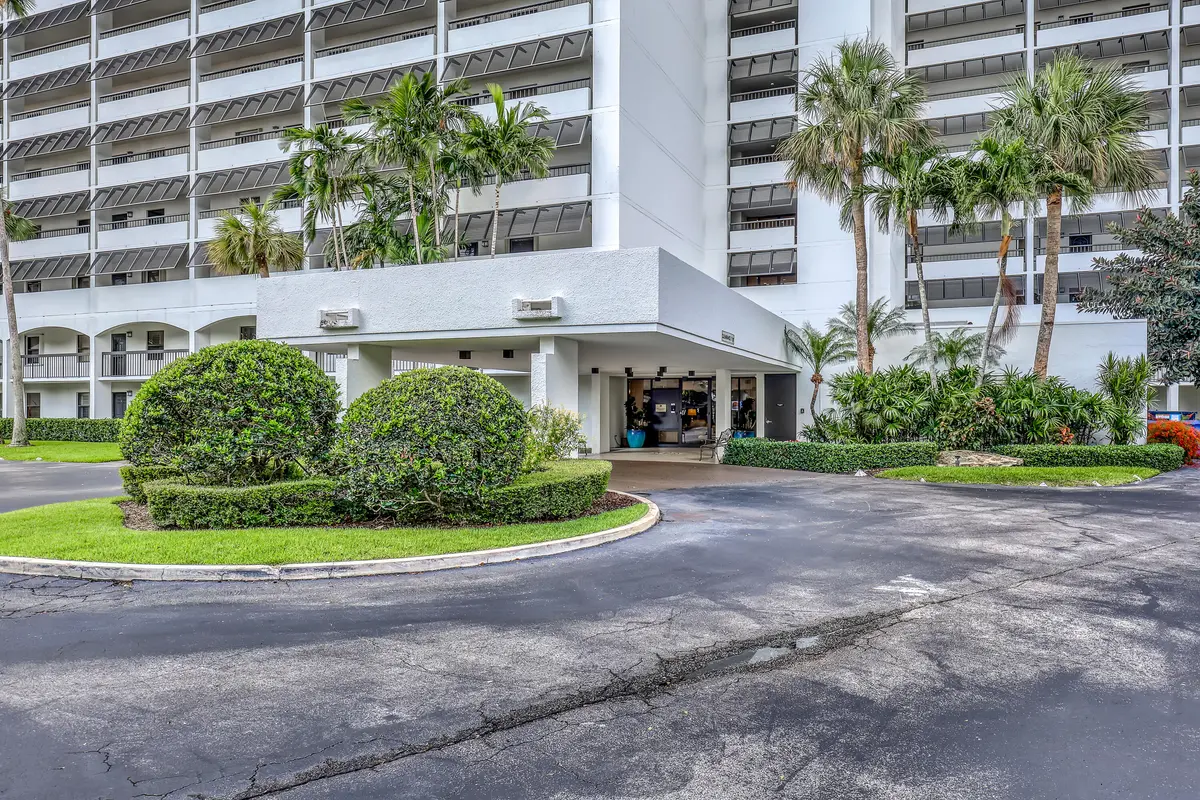 Grand Gated Arrival at 356 Golfview Road 403, North Palm Beach