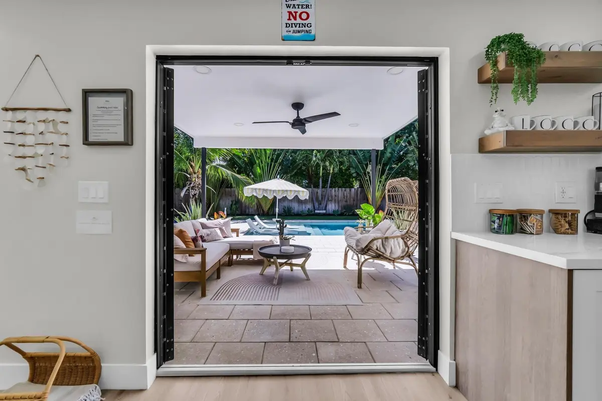 17_1920px at 300 SE 8th Avenue, Deerfield Beach