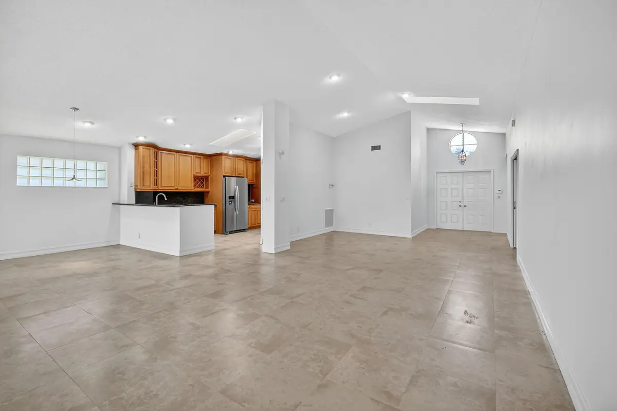 9-web-or-mls-020_DSC_5528 at 9914 Harbour Lake Circle, Boynton Beach